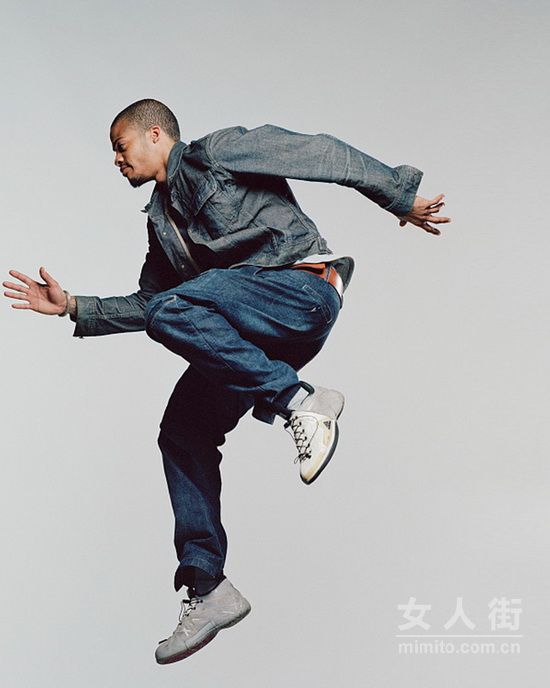 潮男穿衣：男士小脚裤这样穿才够帅